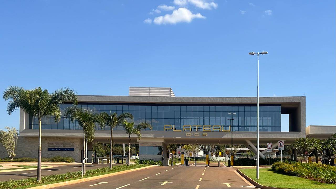 Lote Plateau Dor Super bem Localizado de Esquina